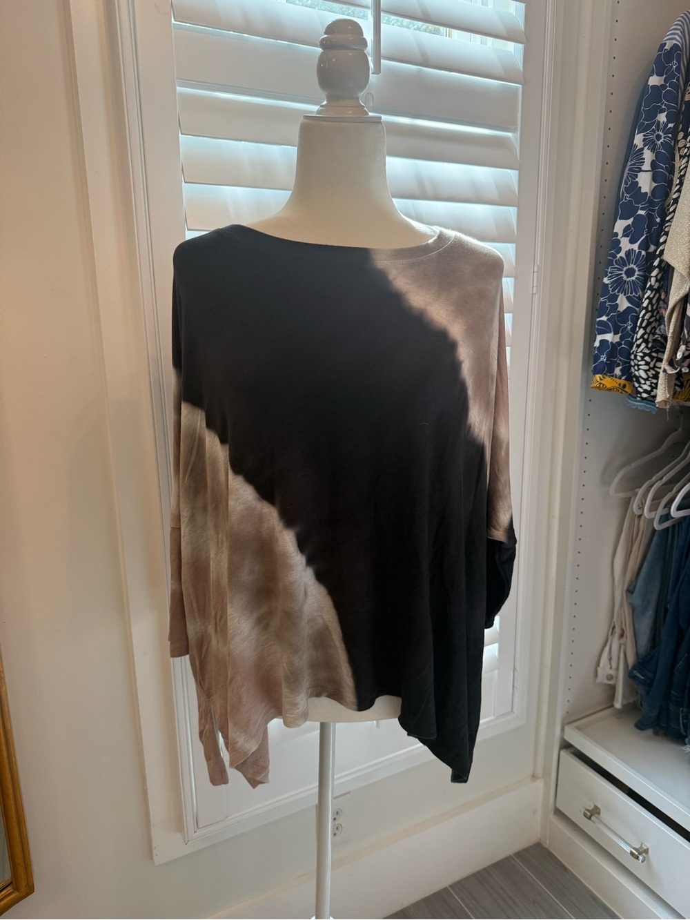 River & Skye Tie-Dye Black and Taupe Women's Boatneck Top